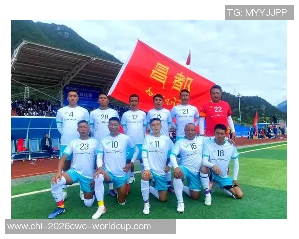 某校足球比赛精彩纷呈学生们展现青春风采与团队精神